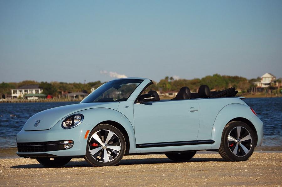  Volkswagen Beetle Turbo Cabriolet 2013 года  (фото 29 из 40)